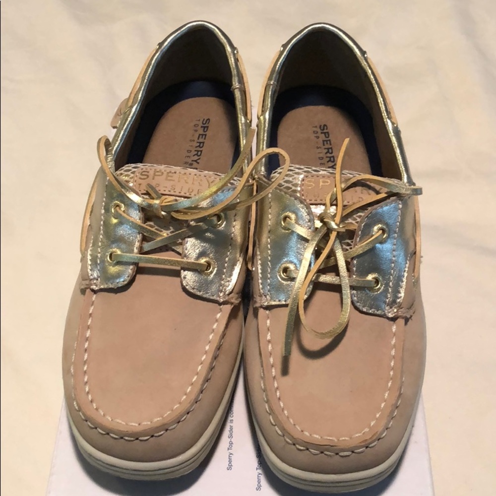 NWOT Sperry Silver Cloud Gold, 5.5 Wide